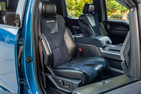 2019 Ford F-150 Raptor — Fahrzeugfotos 12