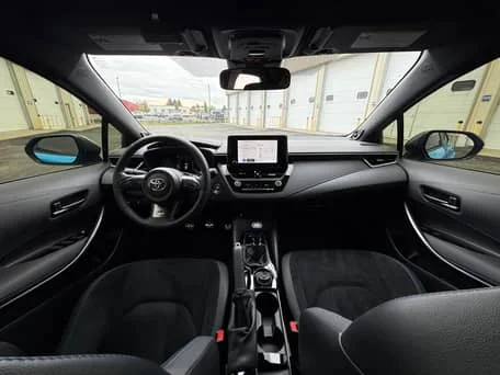 2024 TOYOTA COROLLA — Fahrzeugfotos 9