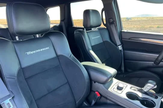 2021 jeep Grand Cherokee — Fahrzeugfotos 12