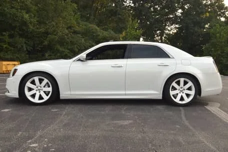 2012 Chrysler 300 — Fahrzeugfotos 6