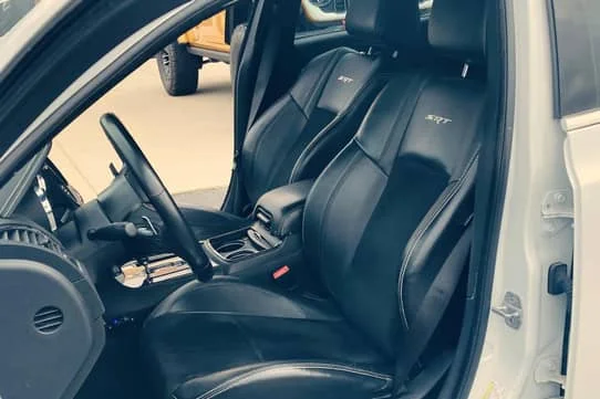 2012 Chrysler 300 — Fahrzeugfotos 9