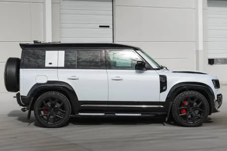 2023 Land Rover Defender — Vehicle photos 2