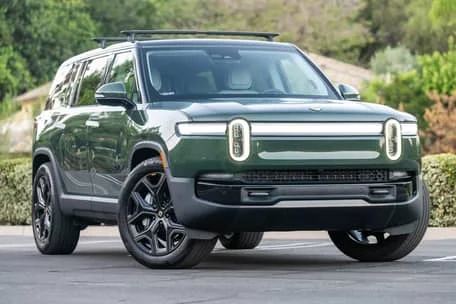2025 Rivian R1S — Vehicle photos 4