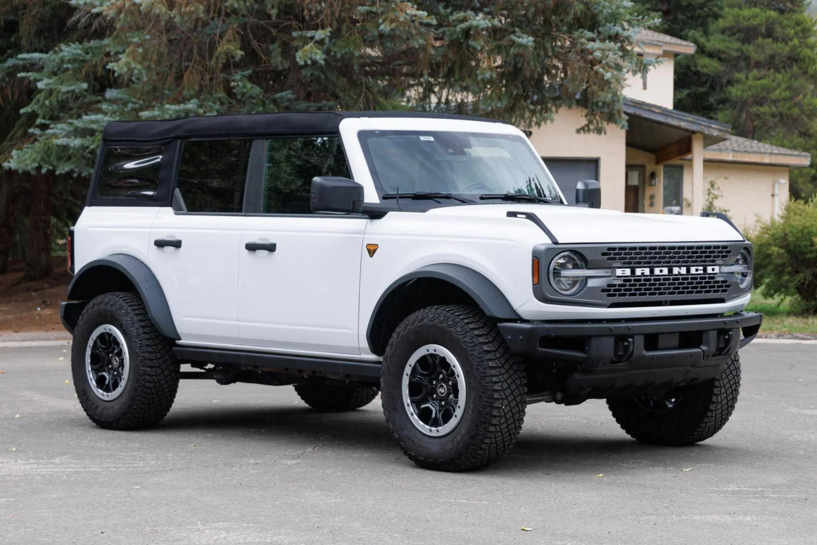 2023 Ford Bronco — Fotografias do veículo 1